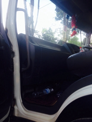 ขายรถ10ล้อดั้ม ISUZU MP1FXZ7779T เครื่อง 360 แรงม้า สนใจโทร 081-9701072