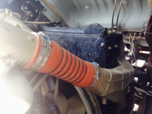 ขายรถ10ล้อดั้ม ISUZU MP1FXZ7779T เครื่อง 360 แรงม้า สนใจโทร 081-9701072