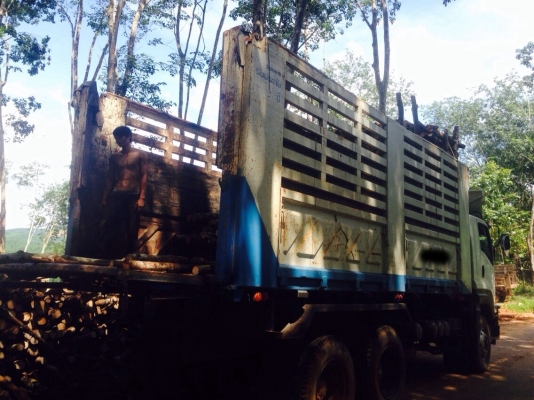 ขายรถ10ล้อดั้ม ISUZU MP1FXZ7779T เครื่อง 360 แรงม้า สนใจโทร 081-9701072