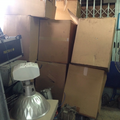 ขายโคมไฟโรงงาน AEC ขนาด 400 W ไฟบ้าน 220 V สภาพสวยมาก มาพร้อมกล่องกระดาษ ใช้งานมาน้อย มี 17 ดวงครับ ขายโคมไฟโรงงาน AEC ขนาด 400 W ไฟบ้าน 220 V สภาพสวยมาก มาพร้อมกล่องกระดาษ ใช้งานมาน้อย มี 17 ดวงครับ