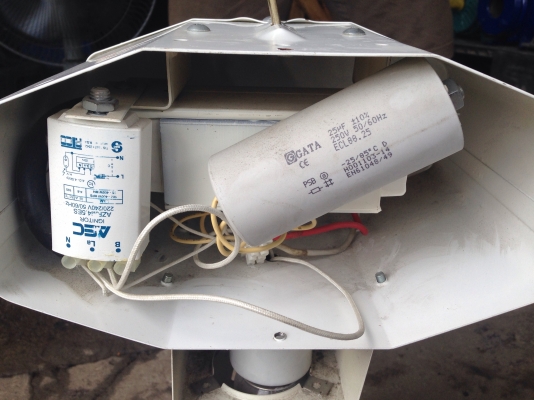 ขายโคมไฟโรงงาน AEC ขนาด 400 W ไฟบ้าน 220 V สภาพสวยมาก มาพร้อมกล่องกระดาษ ใช้งานมาน้อย มี 17 ดวงครับ ขายโคมไฟโรงงาน AEC ขนาด 400 W ไฟบ้าน 220 V สภาพสวยมาก มาพร้อมกล่องกระดาษ ใช้งานมาน้อย มี 17 ดวงครับ