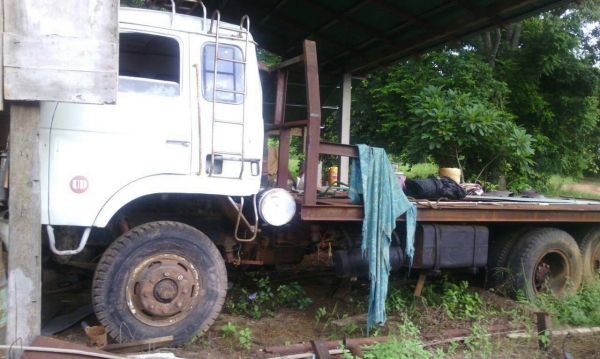 10ล้อท้ายลาด