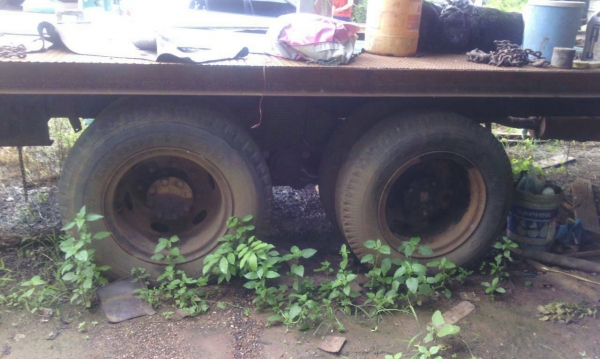 10ล้อท้ายลาด