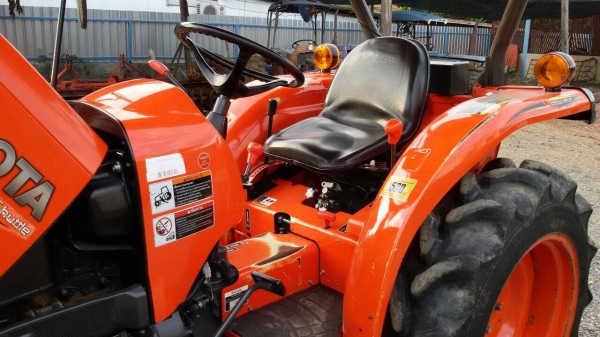 ปัญญาแทรคเตอร์มาแล้ว...จัดมาให้ครับ รถไร่ สีเดิมๆ คูโบต้า L3008 ผาน5 ตราช้าง พร้อมส่งทั่วไทย