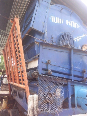 ขายรถนวดข้าวหกฟุตรถหกล้อเครื่องอีซูซุหกสูบ75000บาท0847944751