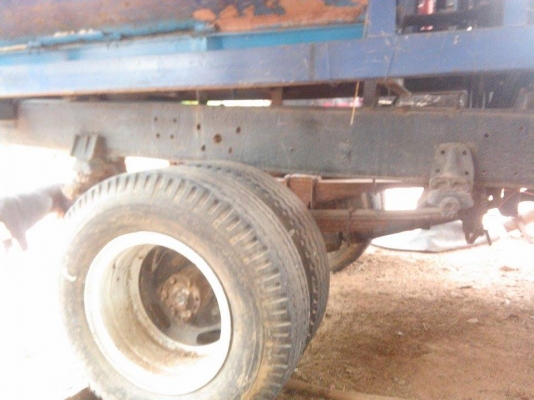 ขายรถนวดข้าวหกฟุตรถหกล้อเครื่องอีซูซุหกสูบ75000บาท0847944751