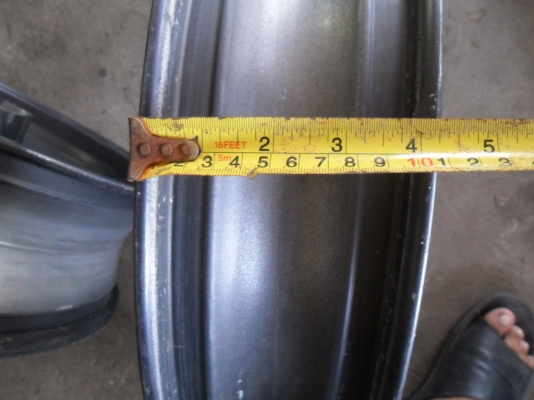 ขายล้อ cb400 v-tec สวยๆ1คู่ครับ ส่งได้ทั่วไทย ขายล้อ cb400 v-tec สวยๆ1คู่ครับ ส่งได้ทั่วไทย