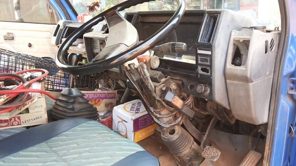 **168,000 บ.ต่อรอง**ขาย4ล้อกลาง 88 ประกอบรถตู้แห้ง ถูกๆ ISUZU NHR 4JB1-88HP เกียร์สั้น ปี47 เครื่อง ดีแรงดี แน่น เกียร์ดีไม่หลุด ไม่หอน ช่วงล่างเดิม เพลาลอย คัสซีพอใช้ มีเก็บงานมาบ้าง ไม่แจ่มเท่าไร ต้องเก็บเพิ่ม พร้อมตู้แห้งเปิดข้างกับเปิดหลัง (แบบเปิดขึ้