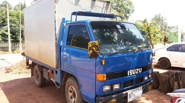 **168,000 บ.ต่อรอง**ขาย4ล้อกลาง 88 ประกอบรถตู้แห้ง ถูกๆ ISUZU NHR 4JB1-88HP เกียร์สั้น ปี47 เครื่อง ดีแรงดี แน่น เกียร์ดีไม่หลุด ไม่หอน ช่วงล่างเดิม เพลาลอย คัสซีพอใช้ มีเก็บงานมาบ้าง ไม่แจ่มเท่าไร ต้องเก็บเพิ่ม พร้อมตู้แห้งเปิดข้างกับเปิดหลัง (แบบเปิดขึ้