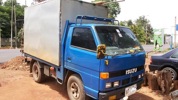 **168,000 บ.ต่อรอง**ขาย4ล้อกลาง 88 ประกอบรถตู้แห้ง ถูกๆ ISUZU NHR 4JB1-88HP เกียร์สั้น ปี47 เครื่อง ดีแรงดี แน่น เกียร์ดีไม่หลุด ไม่หอน ช่วงล่างเดิม เพลาลอย คัสซีพอใช้ มีเก็บงานมาบ้าง ไม่แจ่มเท่าไร ต้องเก็บเพิ่ม พร้อมตู้แห้งเปิดข้างกับเปิดหลัง (แบบเปิดขึ้