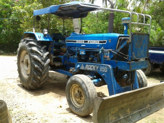 รถไถนาฟอร์ด6600สวยพร้อมใช้งาน  ติดต่อ080-1405528