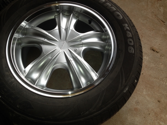 ขายล้อแม็ก 18 พร้อมยาง 255/60/18 (หรือรับแลกล้อ)