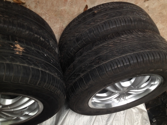 ขายล้อแม็ก 18 พร้อมยาง 255/60/18 (หรือรับแลกล้อ)