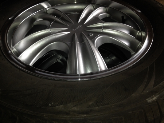 ขายล้อแม็ก 18 พร้อมยาง 255/60/18 (หรือรับแลกล้อ)