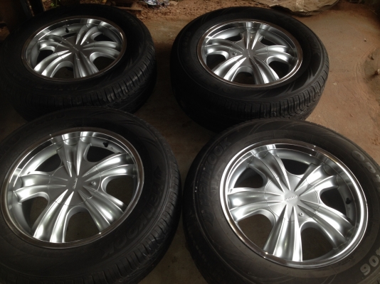 ขายล้อแม็ก 18 พร้อมยาง 255/60/18 (หรือรับแลกล้อ)