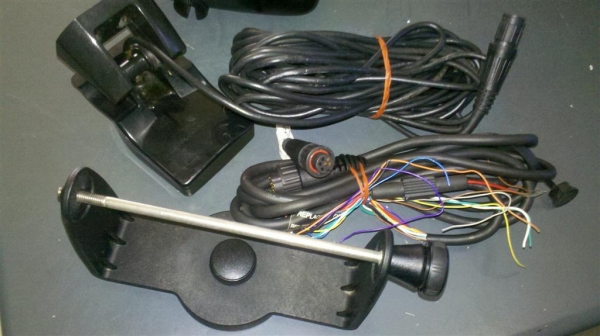 garmin 585S ลงน้ำไปครั้งเดียว ประกันเหลือ 5 เดือน 15000 บาท garmin 585S ลงน้ำไปครั้งเดียว ประกันเหลือ 5 เดือน 15000 บาท