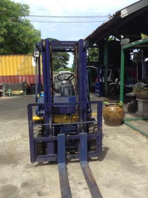 +++ขายรถโฟล์คลิฟท์ KOMATSU FD25-12  ขนาด 2.5 ตัน (สภาพดี  พร้อมใช้)  เครื่องยนต์ดีเซล  เกียร์ธรรมดา  เสา 3 เมตร  งา 1,070  มม.  ยางตัน   *** สนใจรายละเอียดคุยได้ครับ โทร. 081-659-7598 ครับ ***