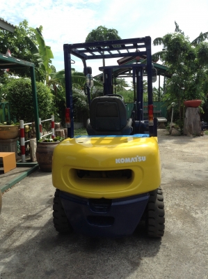 +++ขายรถโฟล์คลิฟท์ KOMATSU FD25-12  ขนาด 2.5 ตัน (สภาพดี  พร้อมใช้)  เครื่องยนต์ดีเซล  เกียร์ธรรมดา  เสา 3 เมตร  งา 1,070  มม.  ยางตัน   *** สนใจรายละเอียดคุยได้ครับ โทร. 081-659-7598 ครับ ***