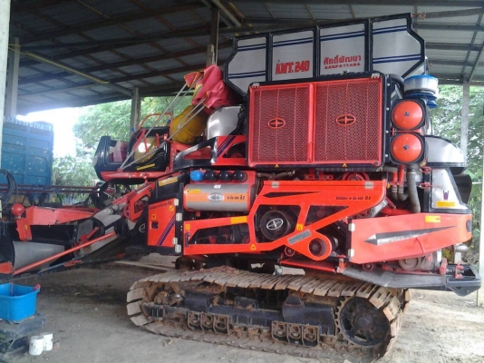 ขายรถเกี่ยวข้าวอมตะปี56 ราคา1350000ติดต่อ0897070053น้อย ขายรถเกี่ยวข้าวอมตะปี56 ราคา1350000ติดต่อ0897070053น้อย