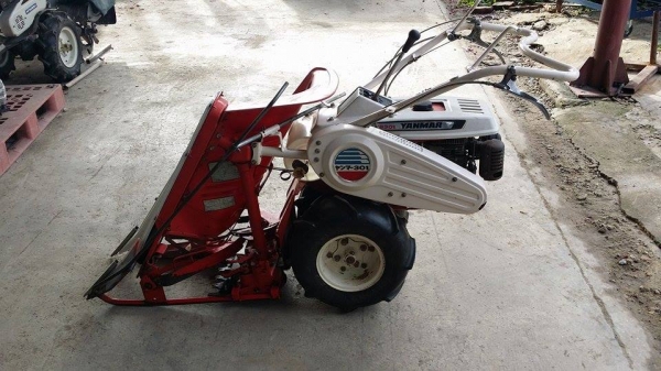 รถเกี่ยวข้าวเดินตามแบบมัดข้าวในตัว YANMAR เก่าญี่ปุ่น สภาพสวย เครื่องพร้อมใช้งาน