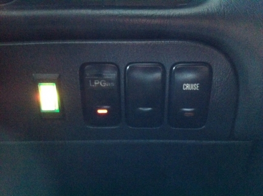 ขายรถ Hyundai Sonata ปี96 คันใหญ่ๆ นั่งสบายห้องโดยสารกว้างขวาง เกียร์ธรรมดา พร้อมเล่มและเอกสารโอน 65,000.- ขายรถ Hyundai Sonata ปี96 คันใหญ่ๆ นั่งสบายห้องโดยสารกว้างขวาง เกียร์ธรรมดา พร้อมเล่มและเอกสารโอน 65,000.-