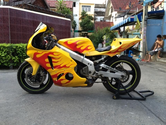 CBR 400  ปี89 ทะเบียนแท้ 68500 บาท / รับซื้อ - ขาย - แลกเปลี่ยน คับ