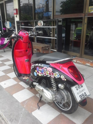 Honda Scoopy i รถอย่างสวย ประหยัดน้ำมัน สีชมพู ดำ ขายถูก Honda Scoopy i รถอย่างสวย ประหยัดน้ำมัน สีชมพู ดำ ขายถูก