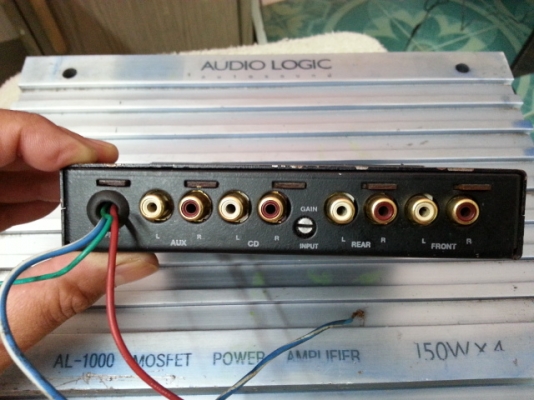 ขาย ปรีแอมป์ Q-Logic กับ พาวเวอร์แอมป์ Audio Logic Al-1000 150W x 4 (ผลิตที่ประเทศเกาหลี) ถอดจากรถ ราคา2000 บาท
