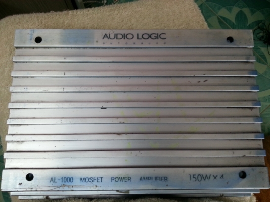 ขาย ปรีแอมป์ Q-Logic กับ พาวเวอร์แอมป์ Audio Logic Al-1000 150W x 4 (ผลิตที่ประเทศเกาหลี) ถอดจากรถ ราคา2000 บาท