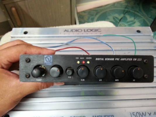 ขาย ปรีแอมป์ Q-Logic กับ พาวเวอร์แอมป์ Audio Logic Al-1000 150W x 4 (ผลิตที่ประเทศเกาหลี) ถอดจากรถ ราคา2000 บาท