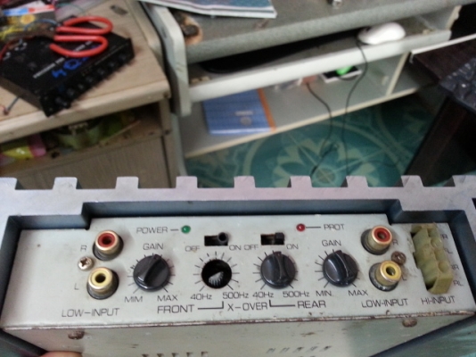 ขาย ปรีแอมป์ Q-Logic กับ พาวเวอร์แอมป์ Audio Logic Al-1000 150W x 4 (ผลิตที่ประเทศเกาหลี) ถอดจากรถ ขาย 2000บาท