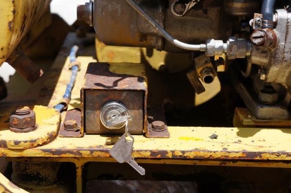 ขายรถบดเดินตาม KOMUTSU  JV08H มีระบบสั่นสะเทือน พร้อมใช้