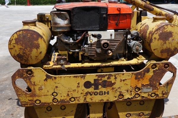 ขายรถบดเดินตาม KOMUTSU  JV08H มีระบบสั่นสะเทือน พร้อมใช้