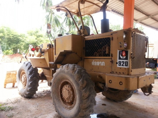 รถตัก CAT920B ติดต่อ คุณ ต่อลาภ 081-0842284