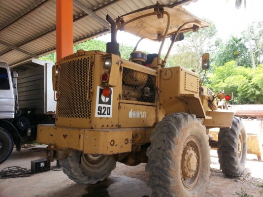 รถตัก CAT920B ติดต่อ คุณ ต่อลาภ 081-0842284