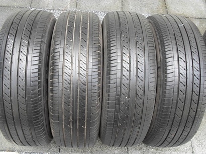 ขายยาง DUNLOP SP LT37 ปี2013(1ชุด) 215-65-16 ราคา 4,800