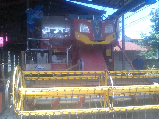 ขายรถเกี่ยวข้าวไทยเส็งยนต์การเกษตร