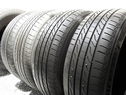 ขายยาง MICHELIN PRIMACY LC ปี3712(1ชุด) 215-60-16 ราคา 3,400 ขายยาง MICHELIN PRIMACY LC ปี3712(1ชุด) 215-60-16 ราคา 3,400
