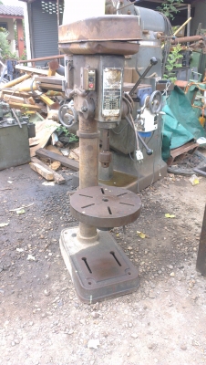 Sell> ขายสว่านแท่น Hitachi Japan ญี่ปุ่นแท้ๆครับ สวยๆ หน้าแท่นกลม รุ่นนิยม มอเตอร์ 220V. ครับ