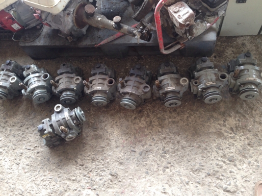 ขายโบวเวอร์อัดอากาศ Unomach ใช้กับมอเตอร์ขนาด 1 HP. สภาพของใหม่เก่าเก็บ มี 10 ตัวครับ ( เหลือ 3 ตัวครับ ) ขายโบวเวอร์อัดอากาศ Unomach ใช้กับมอเตอร์ขนาด 1 HP. สภาพของใหม่เก่าเก็บ มี 10 ตัวครับ ( เหลือ 3 ตัวครับ )