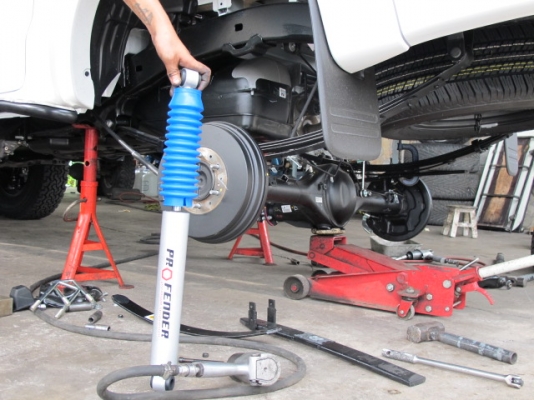 รับแก้ปัญหาช่วงล่างรถ Toyota Fortuner by Shock Profender รับแก้ปัญหาช่วงล่างรถ Toyota Fortuner by Shock Profender