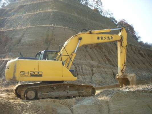 รถขุด SH200-5 มือสอง สนใจโทร 083 081 2889 ฟ้า