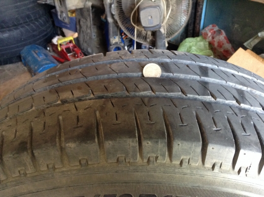 แม็กติดรถไทรทัน พร้อมยางมิชลิน Agilis 215/70/15c ปี 12 สภาพ 80\% แม็กติดรถไทรทัน พร้อมยางมิชลิน Agilis 215/70/15c ปี 12 สภาพ 80\%