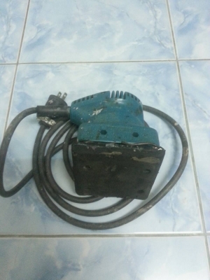 ขายเครื่องขัด  	Makita  แท้ๆ  ไม่เคยผ่านการซ่อมสภาพดี  ใช่เองครับ  ยินดีส่งพัสดุครับ