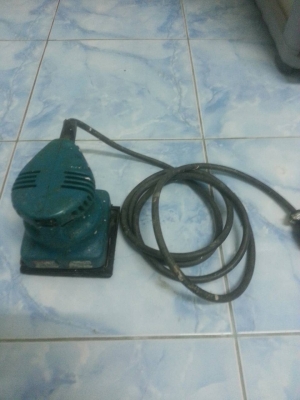 ขายเครื่องขัด  	Makita  แท้ๆ  ไม่เคยผ่านการซ่อมสภาพดี  ใช่เองครับ  ยินดีส่งพัสดุครับ