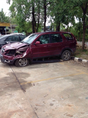 CRV ปี 03 สภาพซ่อมได้สบายหรือเเยกขายอะไหลได้ทุกชิ้นทะเบียนโอนลอยๆ