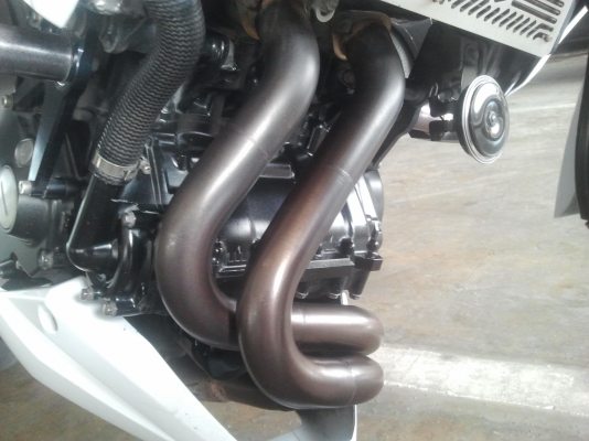 ขายท่ออาคาโบวิค..คอท่อแต่ง..อัดใยแก้วใหม่เสียงแน่นๆ..11500..er/versys..2012+..สนใจโทรมา..0849445652