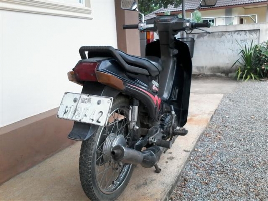 ขายซูซูกิคริสตันทะเบียนพร้อมโอนภาษีขาดเกินรถเดิมเครื่องดีสีสวยเจ้าของเดิมรักษาดี ขาย 5900 บาท