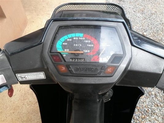 ขายซูซูกิคริสตันทะเบียนพร้อมโอนภาษีขาดเกินรถเดิมเครื่องดีสีสวยเจ้าของเดิมรักษาดี ขาย 5900 บาท