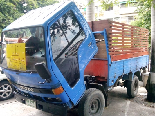 ขายรถบรรทุก 4 ล้อกลาง สภาพดี เดิมๆ แห้ง บางๆ พร้อมลุยงานทั่วไทย